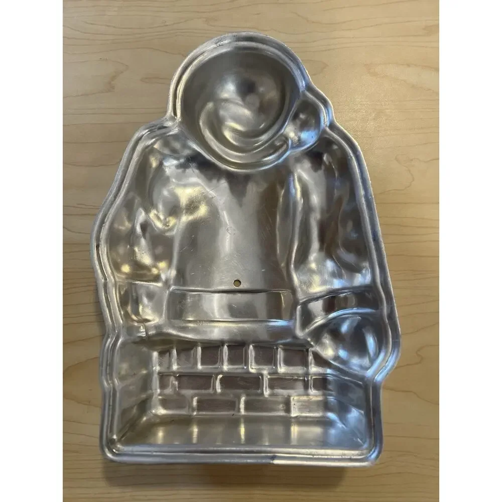 Vintage Santa Claus in Chimney 3D Cake Pan Mold Aluminum